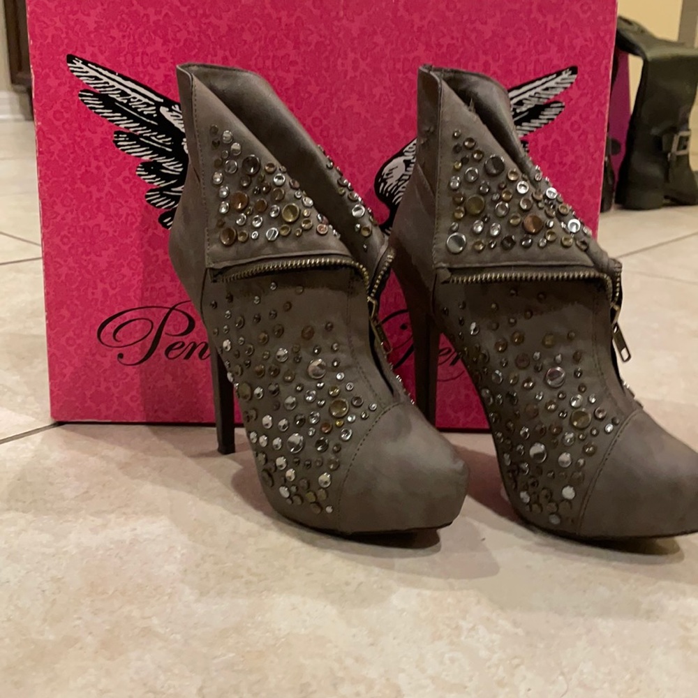 Ankle booties